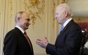 Ucraina, Putin apre a incontro con Biden che frena: “Dipende”