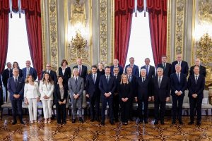 Governo – Il premier Giorgia Meloni e i suoi ministri hanno giurato. Sono ufficialmente in carica