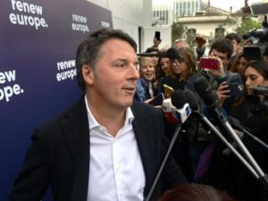 Pd, Renzi: “E’ finito, noi siamo il futuro”