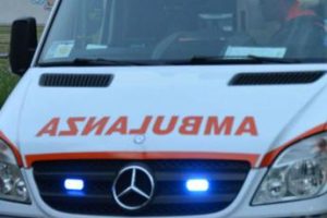 Udine, auto contro un albero: morto 28enne