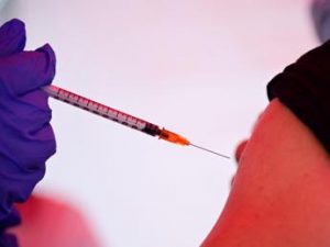 Vaccini Covid, Iss: sì booster bivalenti in gravidanza in ogni fase gestazione