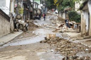 Alluvioni in Pakistan, cresce la spinta per il risarcimento