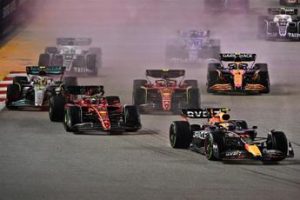 F1 Gp Singapore 2022, Perez vince davanti alle Ferrari ma è sotto inchiesta