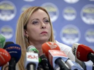 Ucraina, Meloni: “Missili Putin isolano la Russia”