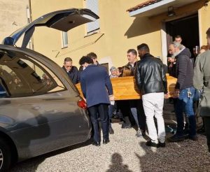 Sutri, una piccola folla dà l’addio a Omar Neffati