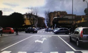 Ladispoli, scontro auto-minicar in pieno centro: 15enne in codice rosso