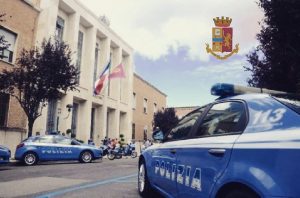 Latina – Folle inseguimento tra polizia e ladri in centro, in 4 finiscono in manette