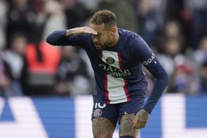 Calcio Estero. Neymar, esito e decisione: si opera, stagione finita