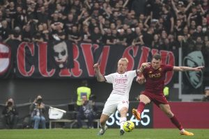 Roma-Milan, botta e risposta all’ultimo respiro: un punto a testa, discorsi Champions invariati