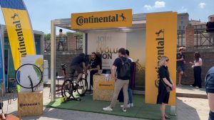 Continental sponsor del Giro-E per mobilità sostenibile