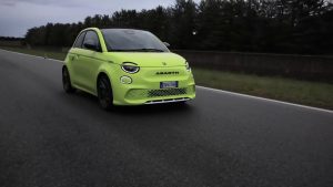 Abarth 500e, l’elettrico divertente