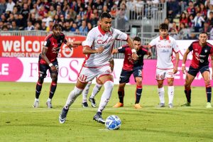 Antenucci pareggia al 96° su rigore, Cagliari-Bari 1-1