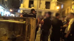 Forze dell’ordine presidiano la Vucciria a Palermo