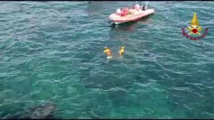 Catania, ritrovato un cadavere in mare, Le immagini drammatiche