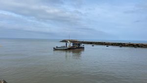 Escavazione della foce del fiume Fiora, proseguono i lavori a Montalto