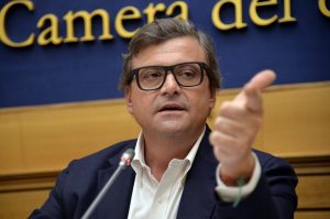 Calenda “Il salario minimo può riunire le opposizioni”