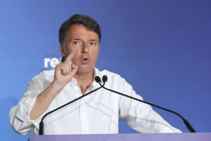 Renzi “Governo ha aumentato accise per dare soldi a squadre di Serie A”