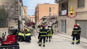 Crolla palazzina in ristrutturazione a Matera, nessuno coinvolto