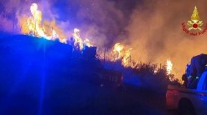 Incendi, ancora fiamme in provincia di Latina tra Terracina, Gaeta, Itri e Castelforte