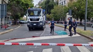 Milano, ciclista muore travolta da un camion. Quinto caso in un anno