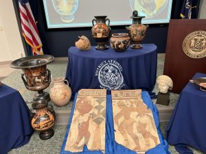 Tornano in Italia dagli Usa 266 reperti archeologici