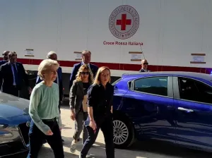 Meloni e Von der Leyen a Lampedusa. Premier “Ce la mettiamo tutta”