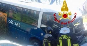 Latina, frontale bus-auto: muore l’imprenditore Antonio Trotta