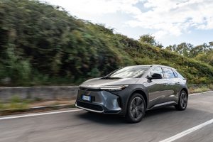 Toyota presenta bZ4X, il primo SUV 100% elettrico