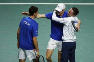 Tennis. Sinner stellare, rivincita su Nole: ribaltata la Serbia, Italia in finale di Coppa Davis