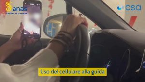 Italiani indisciplinati alla guida, il 10% gira video al cellulare