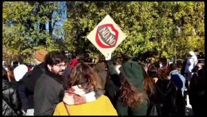 Milano scende in piazza contro la violenza sulle donne