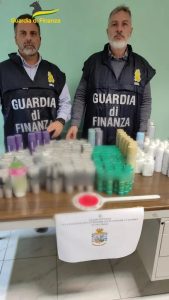 Contraffazione, retata della Finanza in tutta la Tuscia: sequestrati oltre 6mila prodotti