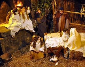 Bolsena – Duemila candele e fiaccole illumineranno il percorso del presepe vivente