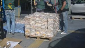 La Spagna sequestra 720 kg di cocaina mentre il Regno Unito annuncia uno dei suoi più grandi arresti per droga di sempre