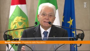 Mattarella “Viviamo tempi non ordinari, pianeta a rischio”