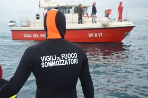 Viterbo- Natante alla deriva, intervengono sommozzatori vigili del fuoco