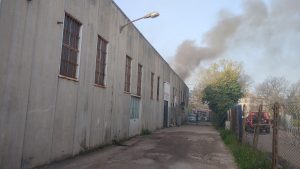 Viterbo, grosso incendio a Villanova: in fumo officina