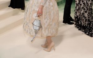 Met Gala di New York, Sarah Jessica Parker indossa la “Lumière” di Benedetta Bruzziches