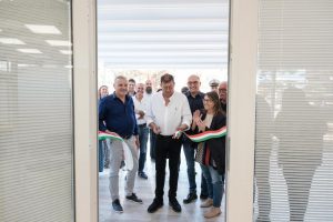 Tarquinia, inaugurati i nuovi uffici comunali al Lido: “Garantire servizio in loco ai sempre più numerosi residenti”