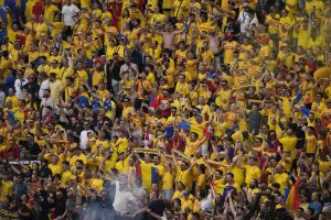 Euro 2024, mucchio selvaggio: occhiolino tra Romania e Slovacchia, festa a braccetto. Belgio fischiato, Ucraina eliminata