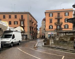 Viterbo – Spostamento del mercato del sabato, i commercianti di Piazza della Rocca: “Nessuno dal Comune ci ha interpellato”