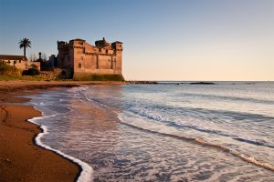 Non c’è accordo tra Regione e Comune di Santa Marinella: il Castello di Santa Severa resta spento