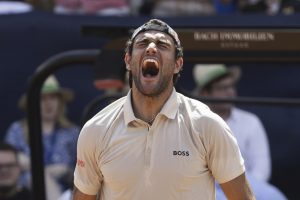 Swiss Open, Berrettini senza età: abbattuta moda Tsitsipas, domani altra finale ATP