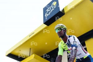 Girmay vince la 12a tappa al Tour, Pogacar resta in giallo