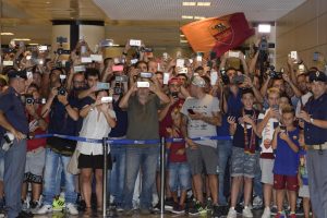 AS Roma, ritrovato entusiasmo: bagno di folla per Soulé, aspettando Dovbyk