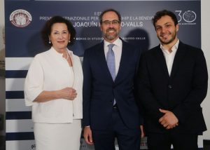 Premio Navarro-Valls a Lina Tombolato Doris e a Nicolò Govoni