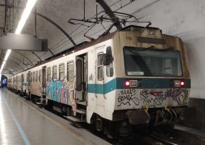 Passeggeri inferociti sul treno Roma-Viterbo, aria calda al posto di quella condizionata
