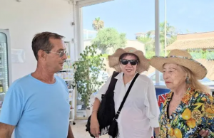 Santa Severa, la principessa Elettra Marconi sceglie il Barracuda Beach per le sue vacanze al mare