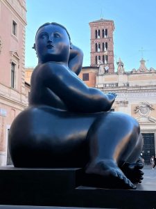 Le sculture di Botero riempiono le piazze di Roma