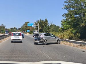 Cesano, carambola fra tre auto sulla Cassia Bis: due feriti